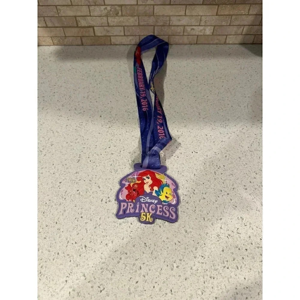 Disney Princess medal - Princess 5k Marathon -‎ Little Mermaid bz